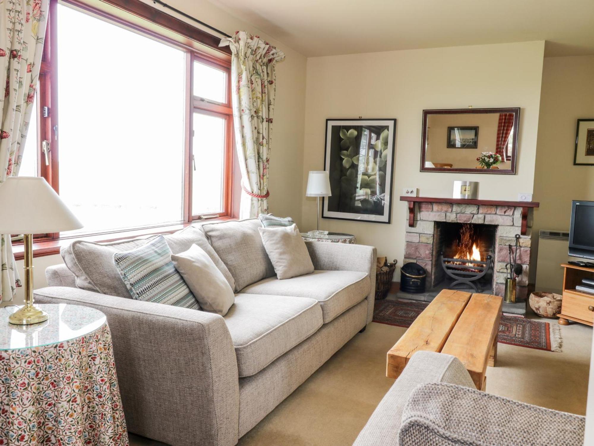 Courtyard Cottage Duns Εξωτερικό φωτογραφία