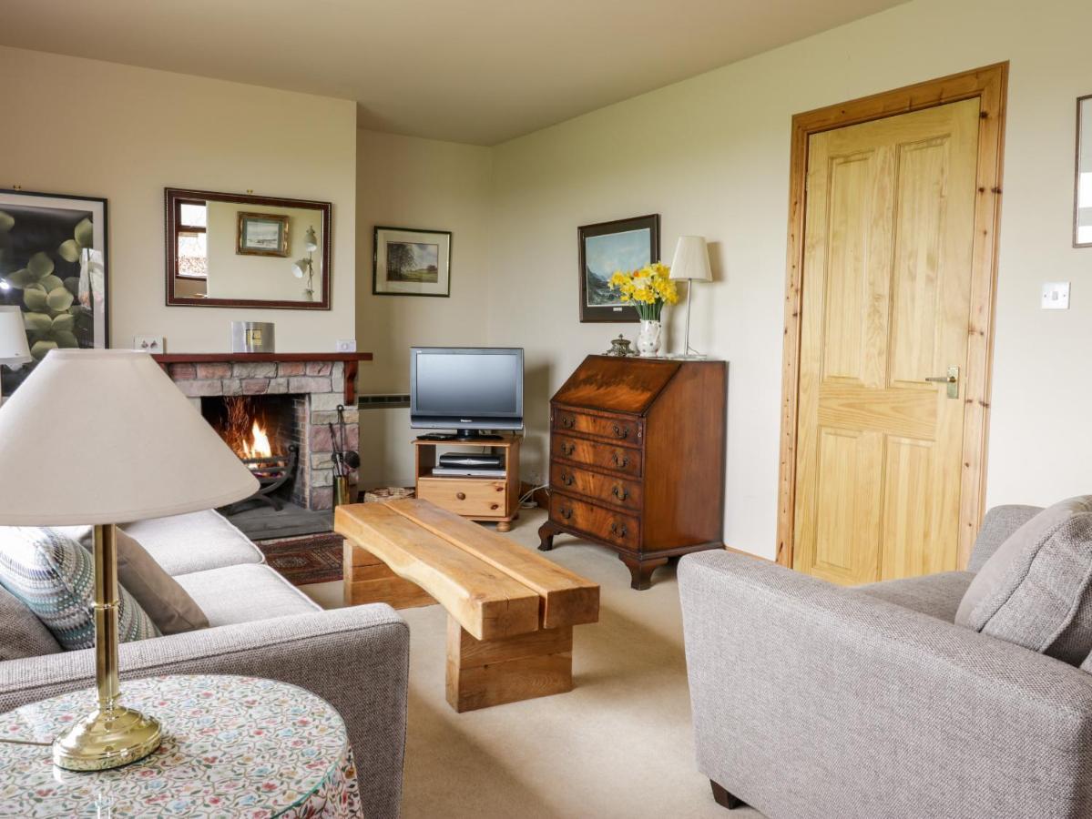 Courtyard Cottage Duns Εξωτερικό φωτογραφία